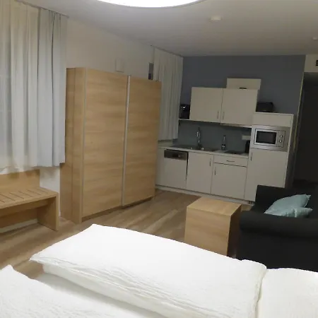 Hotel Leister *
